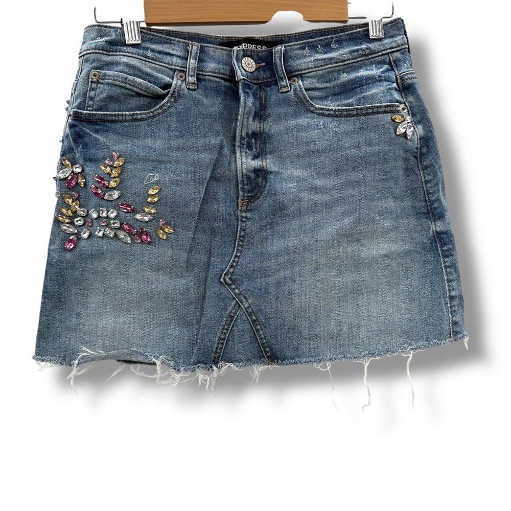 Express Y2K Rhinestone Bedazzled Raw Hem Medium Wash Denim Mini Skirt Sz‎ 4